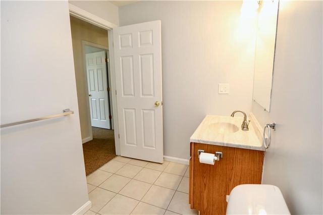 521 Tenth Avenue, Woonsocket, RI 02895