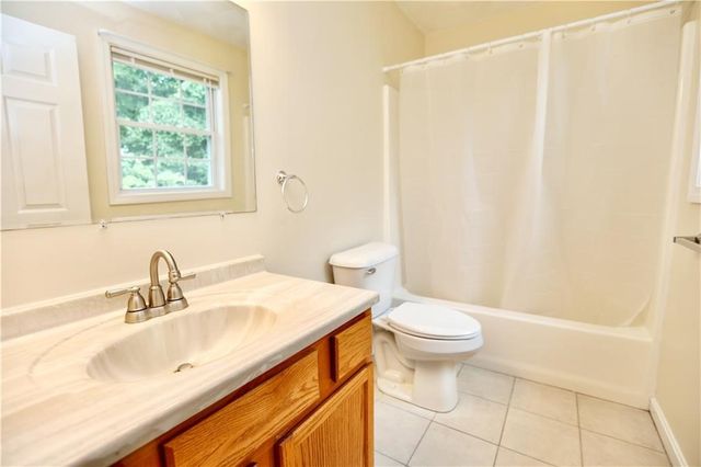 521 Tenth Avenue, Woonsocket, RI 02895