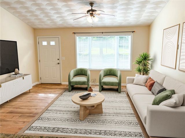 521 Tenth Avenue, Woonsocket, RI 02895