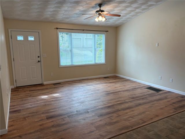 521 Tenth Avenue, Woonsocket, RI 02895