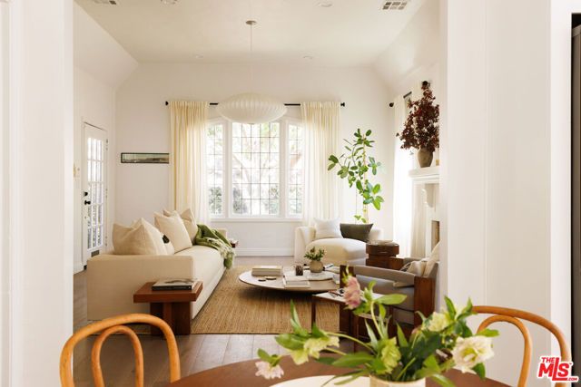 7606 Willoughby Avenue, West Hollywood, CA 90046