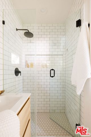 7606 Willoughby Avenue, West Hollywood, CA 90046