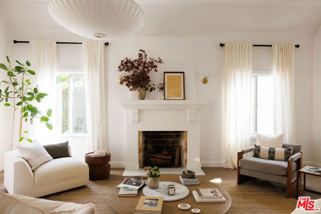 7606 Willoughby Avenue, West Hollywood, CA 90046
