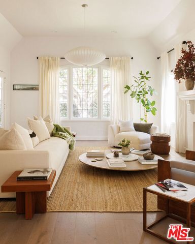 7606 Willoughby Avenue, West Hollywood, CA 90046
