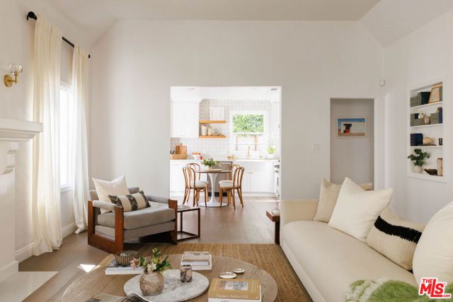 7606 Willoughby Avenue, West Hollywood, CA 90046