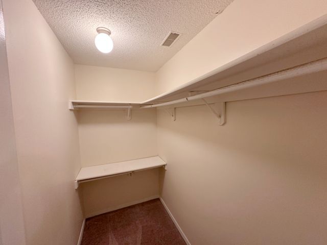 1350 Brook Street J, St. Charles, IL 60174