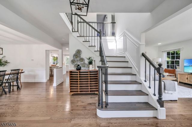26 Wind Ridge Dr, North Caldwell Boro, NJ 07006