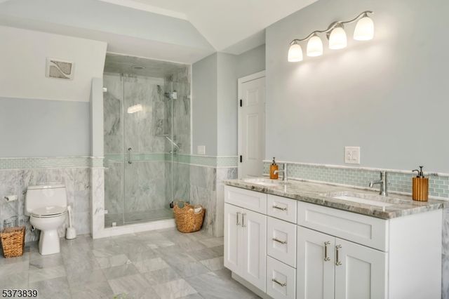 26 Wind Ridge Dr, North Caldwell Boro, NJ 07006