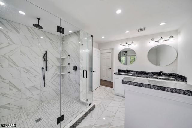 26 Wind Ridge Dr, North Caldwell Boro, NJ 07006