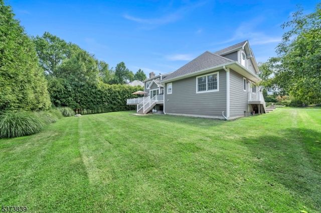 26 Wind Ridge Dr, North Caldwell Boro, NJ 07006