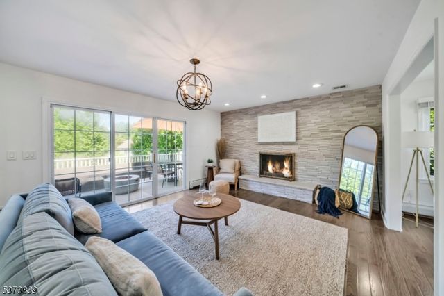 26 Wind Ridge Dr, North Caldwell Boro, NJ 07006