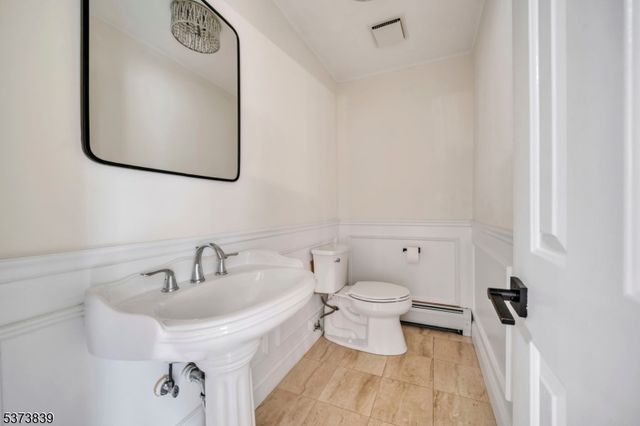 26 Wind Ridge Dr, North Caldwell Boro, NJ 07006