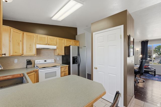 5335 S 4250 W, Roy, UT 84067