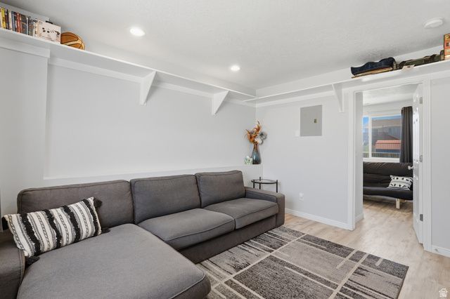 5335 S 4250 W, Roy, UT 84067
