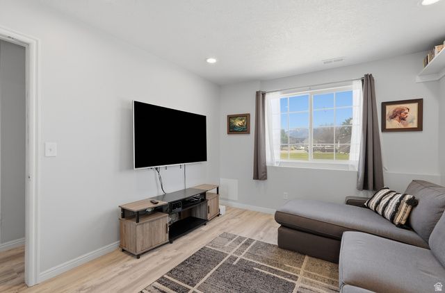 5335 S 4250 W, Roy, UT 84067