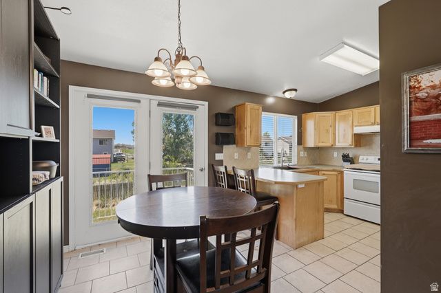 5335 S 4250 W, Roy, UT 84067
