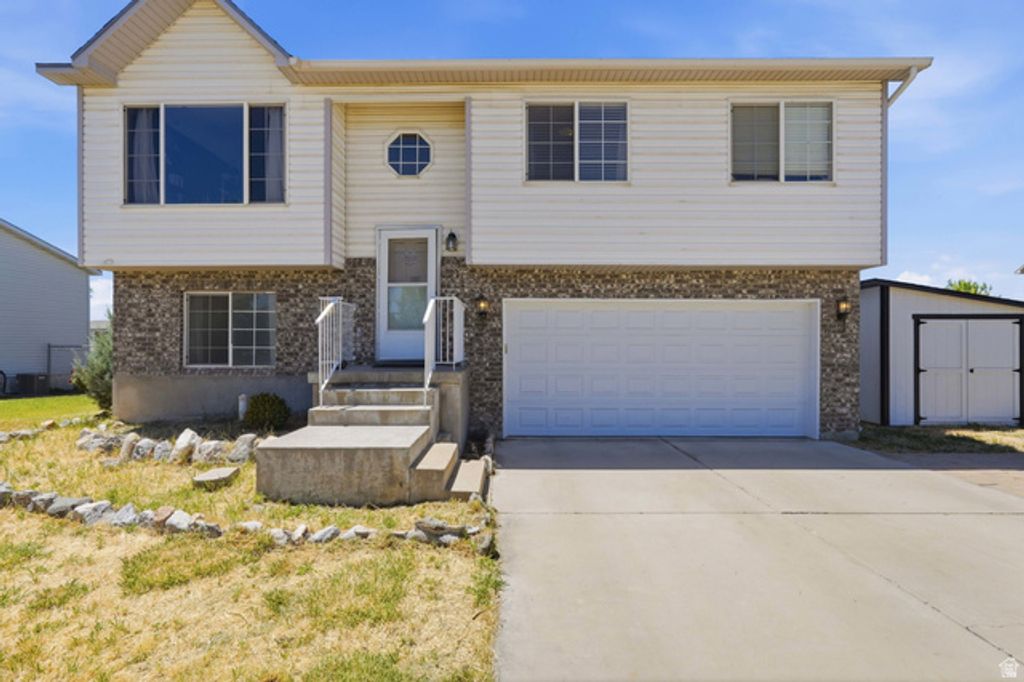 5335 S 4250 W, Roy, UT 84067