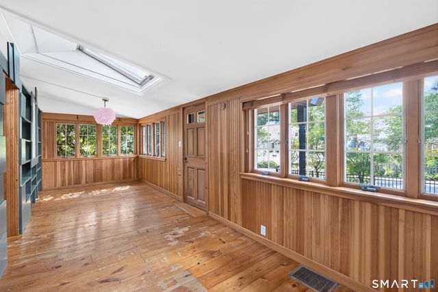 207 Pawson Road, Branford, CT 06405