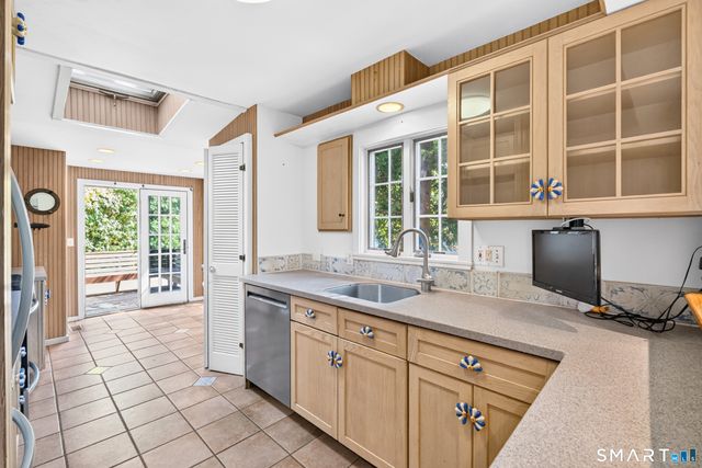 207 Pawson Road, Branford, CT 06405