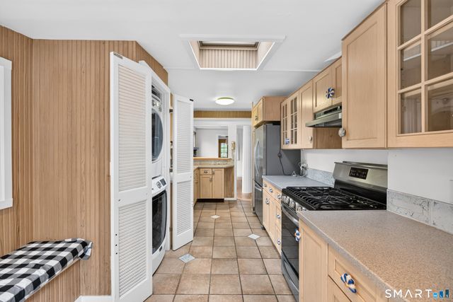 207 Pawson Road, Branford, CT 06405