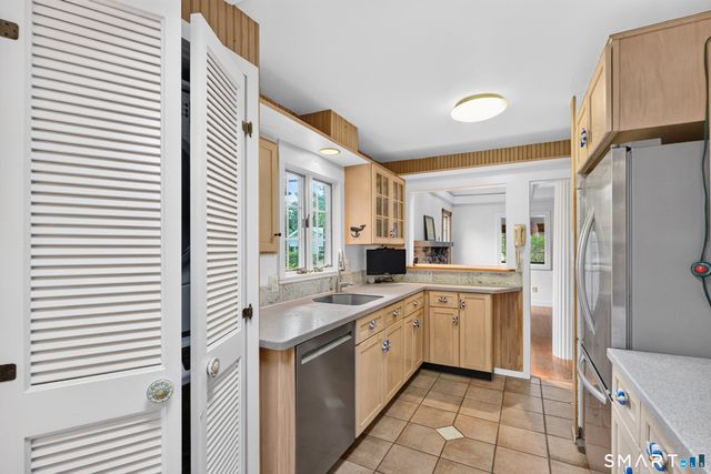 207 Pawson Road, Branford, CT 06405
