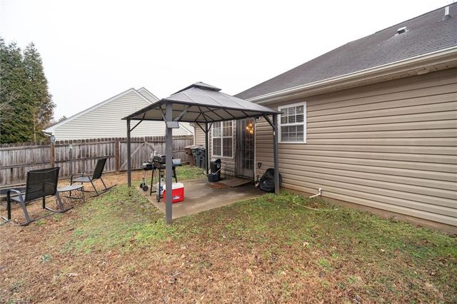 3569 Sydney Oaks Drive, Browns Summit, NC 27214