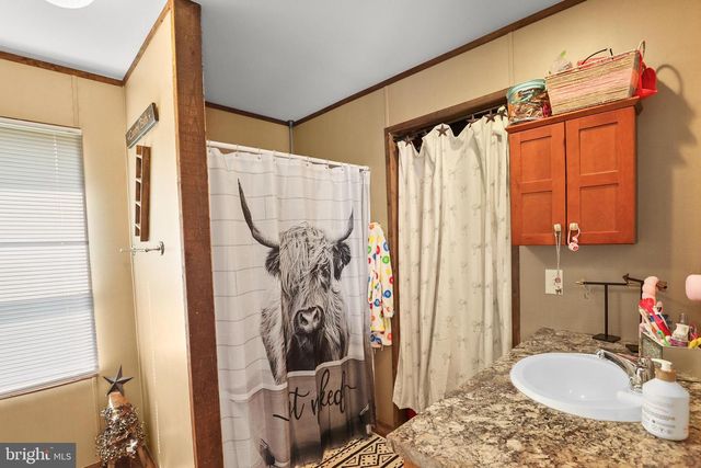 124 SHERRILL DR, New Oxford, PA 17350