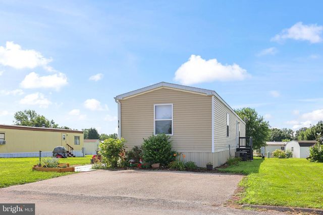 124 SHERRILL DR, New Oxford, PA 17350
