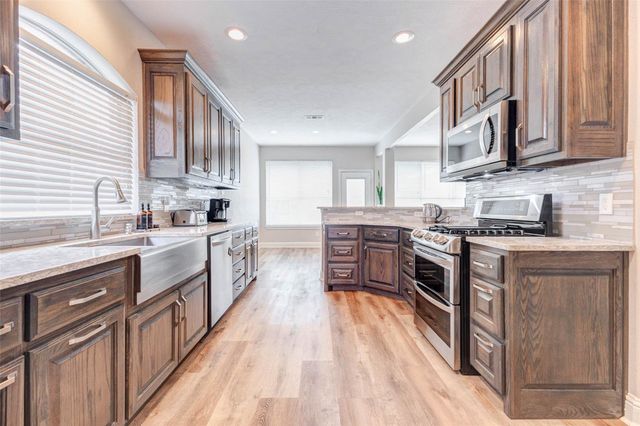 20827 Whitevine Way, Katy, TX 77450