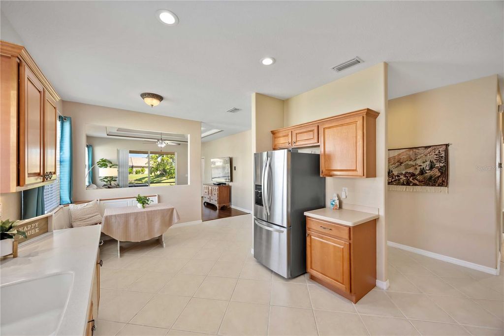 Image 15 of property listing at 8769 MONTEREY BAY LOOP, Bradenton, FL 34212