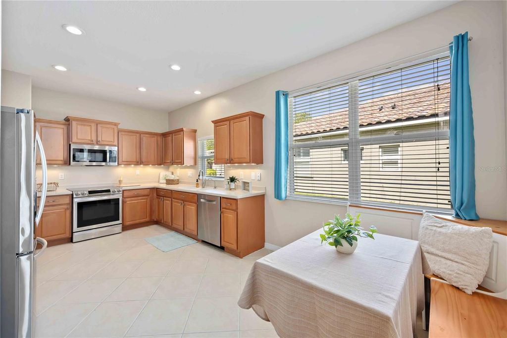 Image 16 of property listing at 8769 MONTEREY BAY LOOP, Bradenton, FL 34212