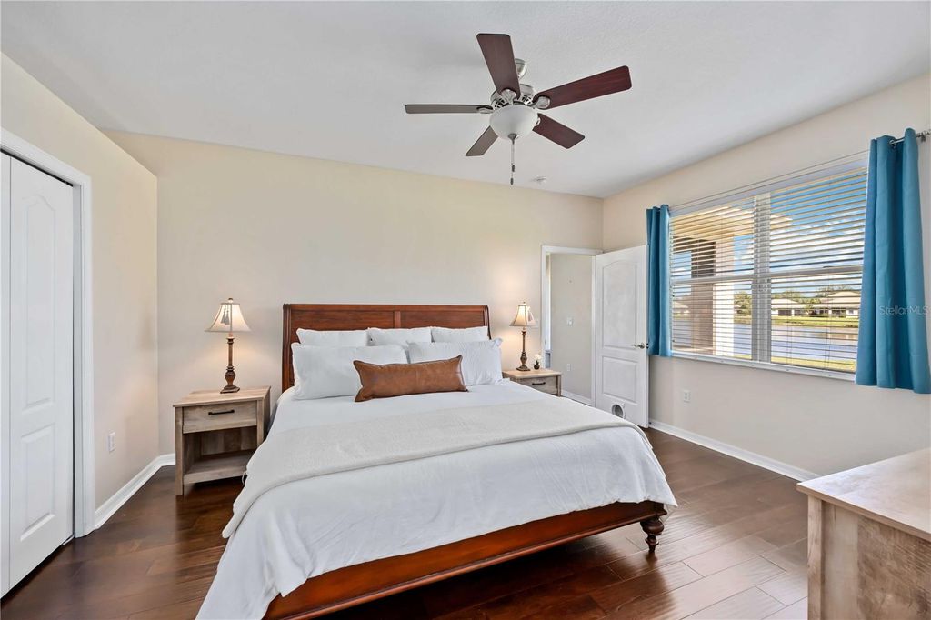 Image 25 of property listing at 8769 MONTEREY BAY LOOP, Bradenton, FL 34212