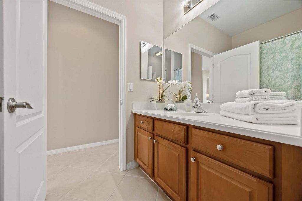 Image 37 of property listing at 8769 MONTEREY BAY LOOP, Bradenton, FL 34212