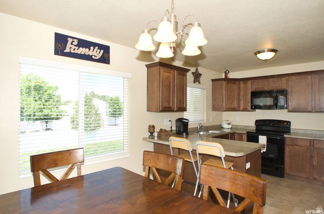 3176 W 5625 S, Roy, UT 84067