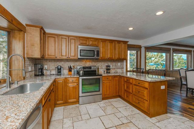 495 Lakeridge Court, Tahoma, CA 96142