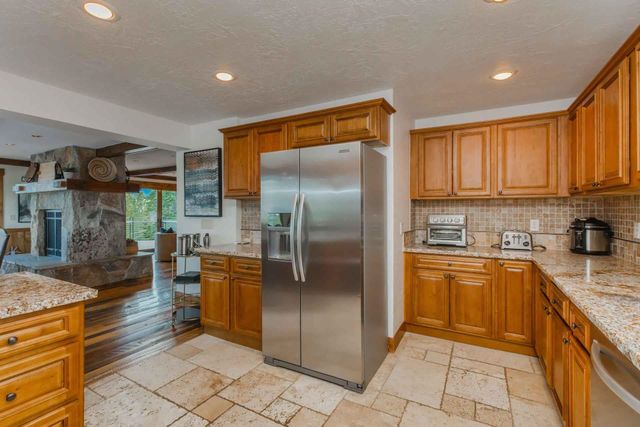 495 Lakeridge Court, Tahoma, CA 96142