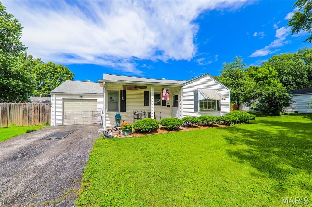 1819 N 16th Street, Swansea, IL 62226