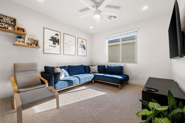 21927 N 31st Place, Phoenix, AZ 85050
