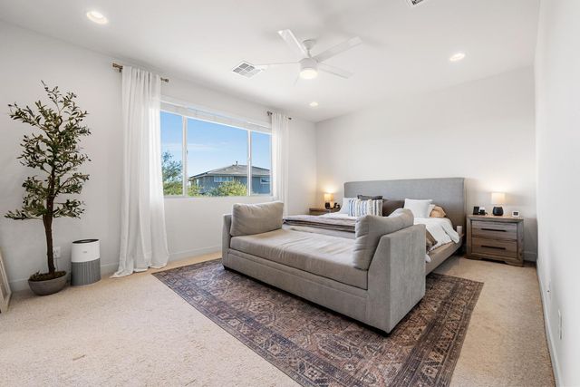 21927 N 31st Place, Phoenix, AZ 85050