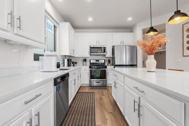 21927 N 31st Place, Phoenix, AZ 85050