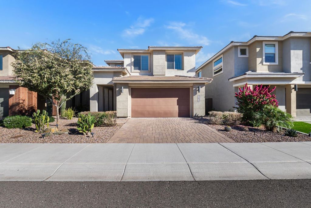 21927 N 31st Place, Phoenix, AZ 85050