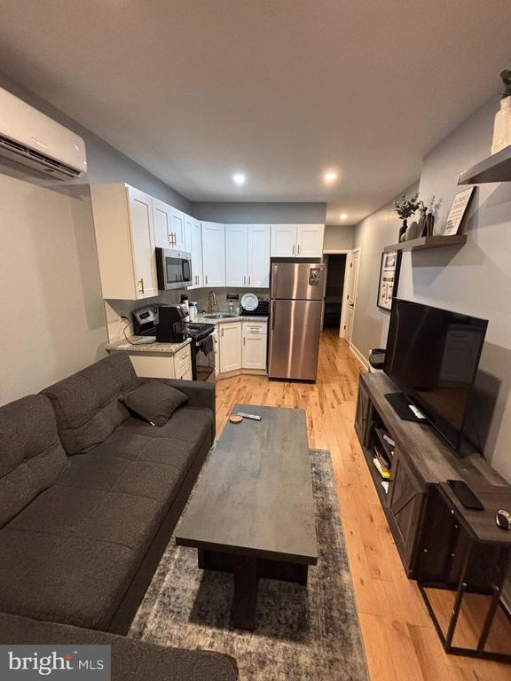 1921 S CROSKEY ST, Philadelphia, PA 19145