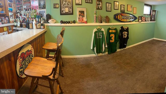 2112 N LEE LN, Aston, PA 19014