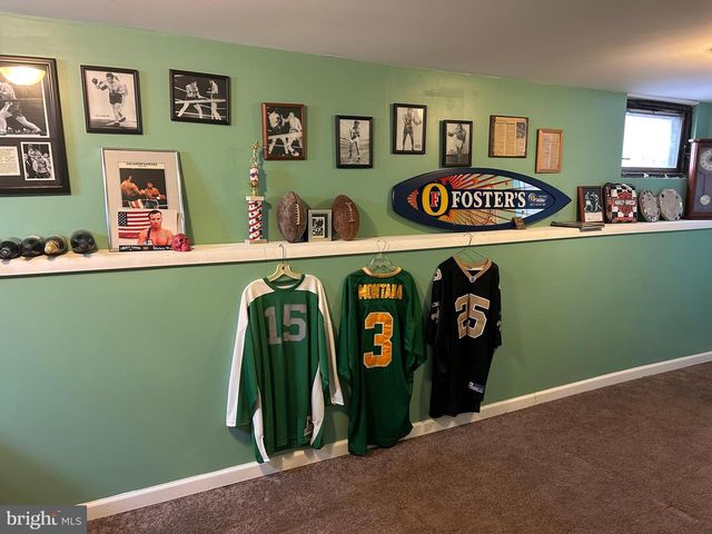 2112 N LEE LN, Aston, PA 19014