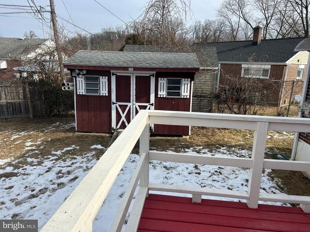 2112 N LEE LN, Aston, PA 19014