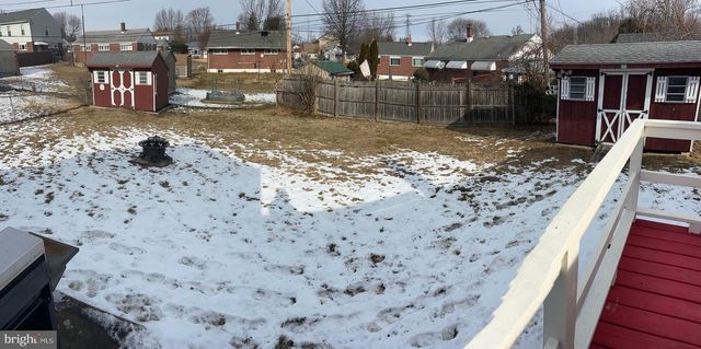 2112 N LEE LN, Aston, PA 19014