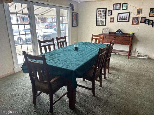 2112 N LEE LN, Aston, PA 19014