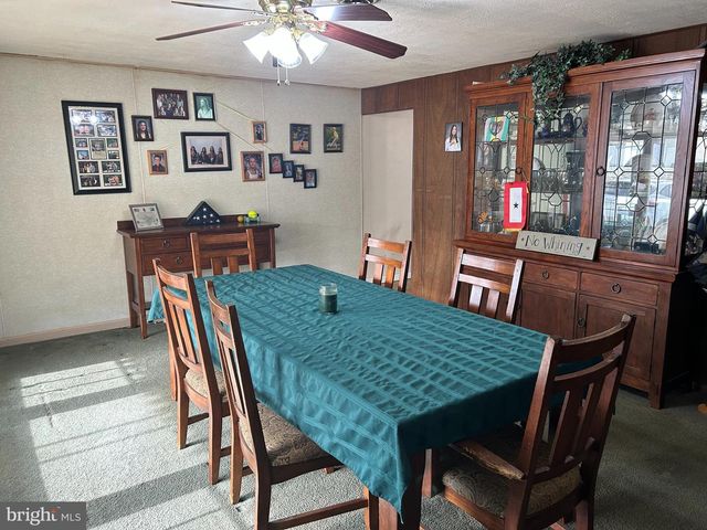 2112 N LEE LN, Aston, PA 19014