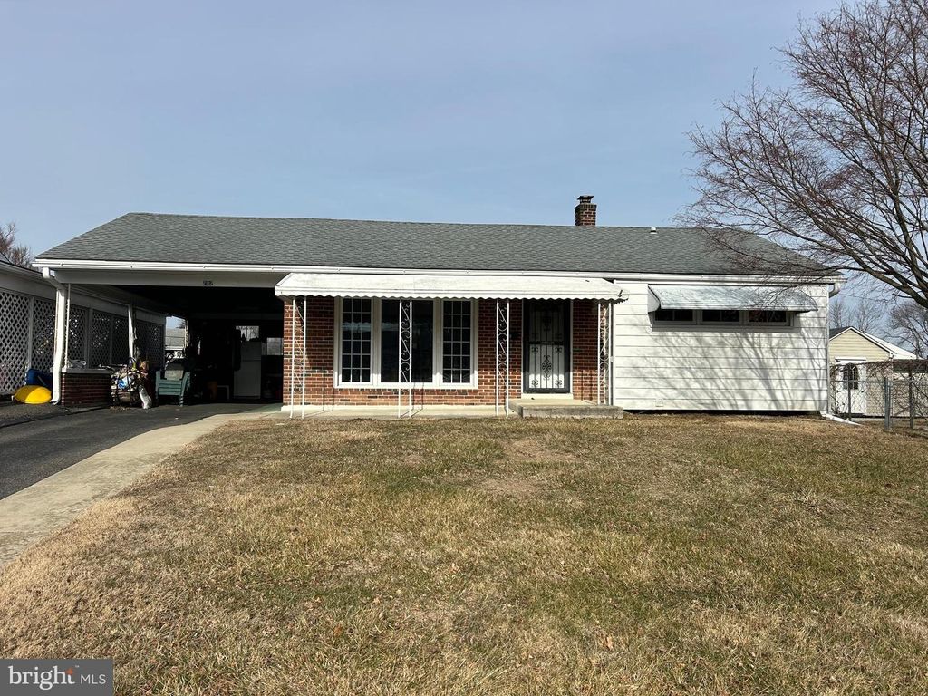 2112 N LEE LN, Aston, PA 19014