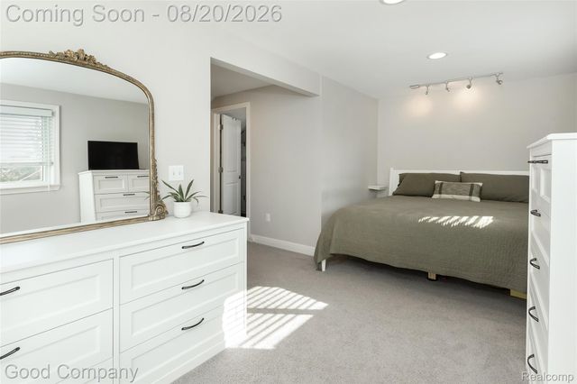 1701 N Altadena Avenue, Royal Oak, MI 48067